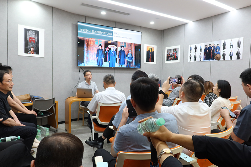 上海 QRC 初次结合公益活动，，，，，，进行民俗风非遗图像论坛，，，，，，在推广艺术的同时更好地服务客户